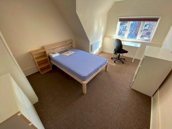 3 Bedroom Flat To Rent In St Dunstans Street, Canterbury, Kent, CT2