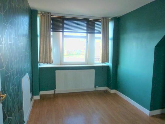 1 Bedroom Flat To Rent In Mains Road, Beith, Ayrshire, KA15