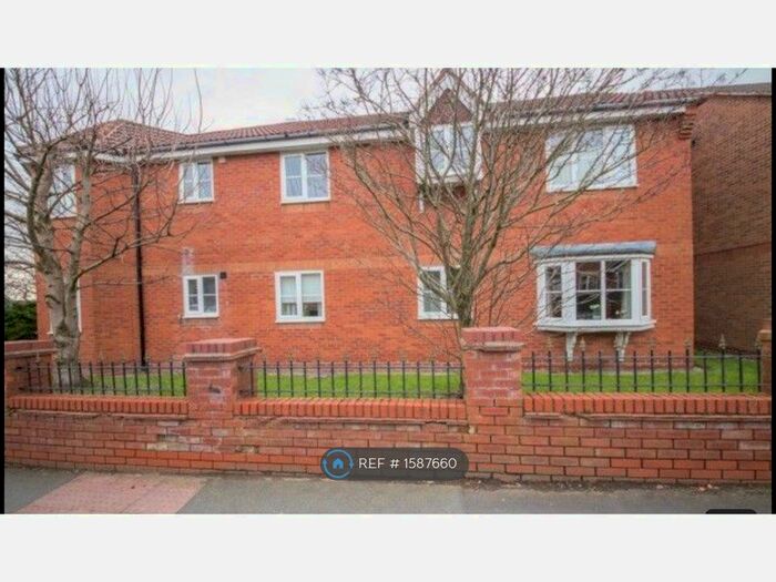 2 Bedroom Flat To Rent In Dean Meadow, Newton Le Willows, WA12