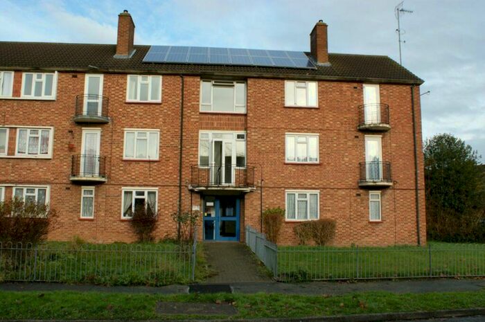 1 Bedroom Flat To Rent In Wyndham Crescent, Burnham, SL1