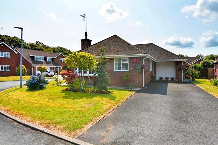 2 Bedroom Detached Bungalow For Sale In Ravenscroft, Holmes Chapel, CW4
