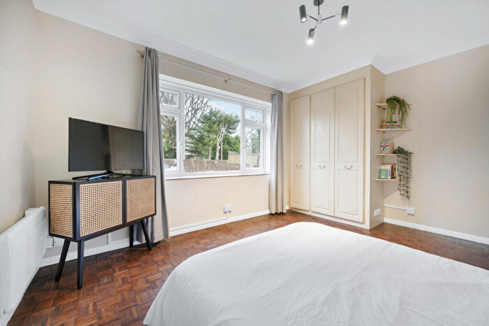 Apartment To Rent In The Avenue, Surbiton, KT5
