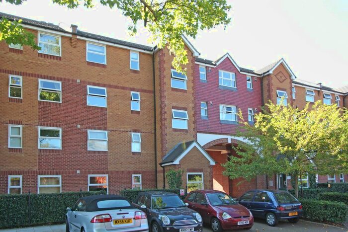 Studio To Rent In Henry Doulton Drive, London, SW17