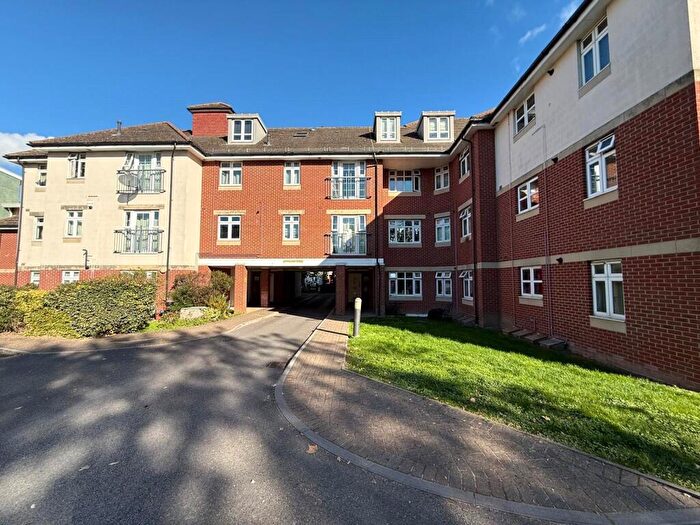 2 Bedroom Flat To Rent In Millbrook Road East, SO15