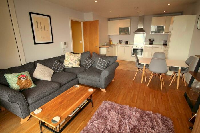 2 Bedroom Flat To Rent In St Georges Island, Block, Kelso Place, M15