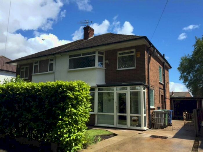 3 Bedroom Semi-Detached House To Rent In Manor Avenue, Sale, M33