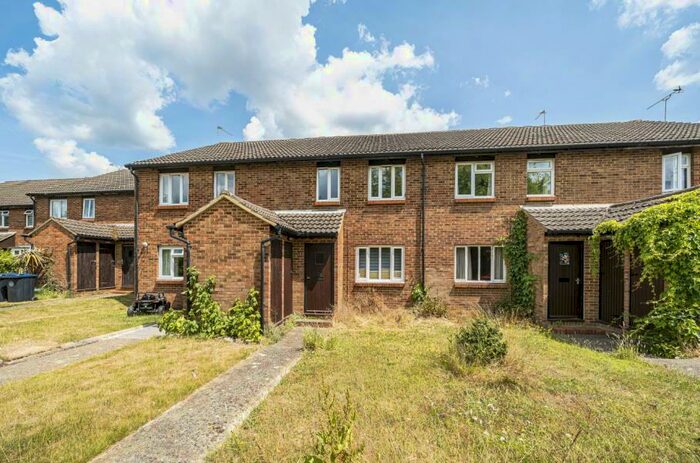 1 Bedroom Apartment To Rent In Goldsworth Park, Woking, GU21