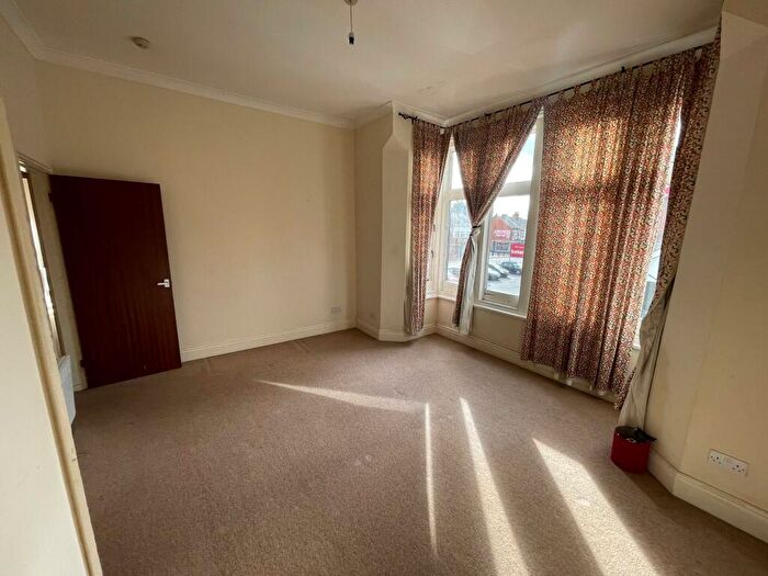 1 Bedroom Flat To Rent In Narborough Road, West End, Leicester, LE3