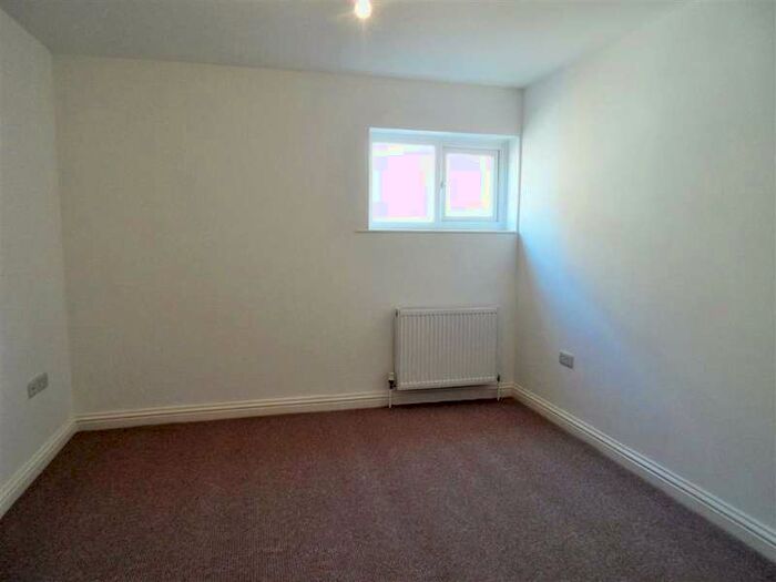 2 Bedroom Flat To Rent In Westonsupermare, BS23