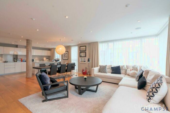 3 Bedroom Flat To Rent In Residence Tower, Woodberry Grove, London, N4