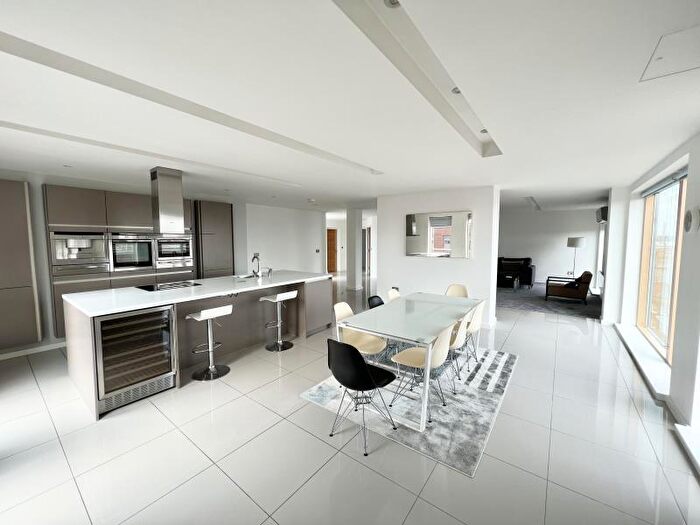 3 Bedroom Apartment To Rent In Apt . :: Ice Plant, M4