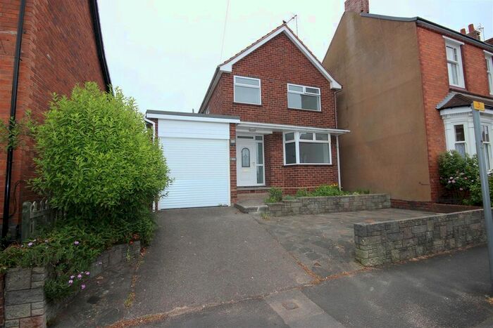 3 Bedroom Detached House To Rent In Cobham Road, Halesowen, B63