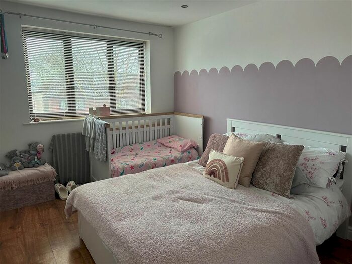 2 Bedroom Semi-Detached House For Sale In South Park Mews, Brierley Hill, DY5