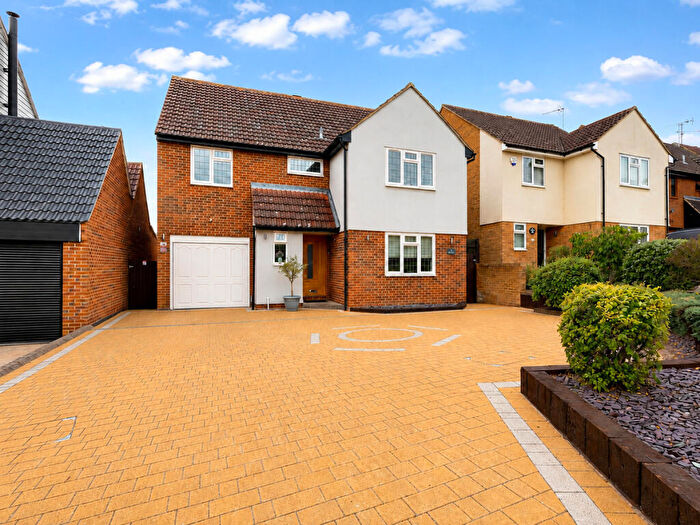 4 Bedroom Detached House For Sale In Rectory Avenue, Rochford, SS4