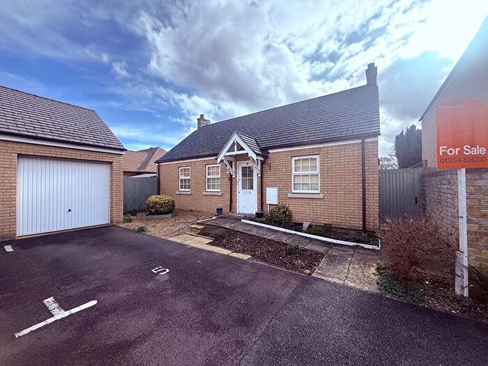 2 Bedroom Detached Bungalow For Sale In St. James Close, Chatteris, Cambs, PE16