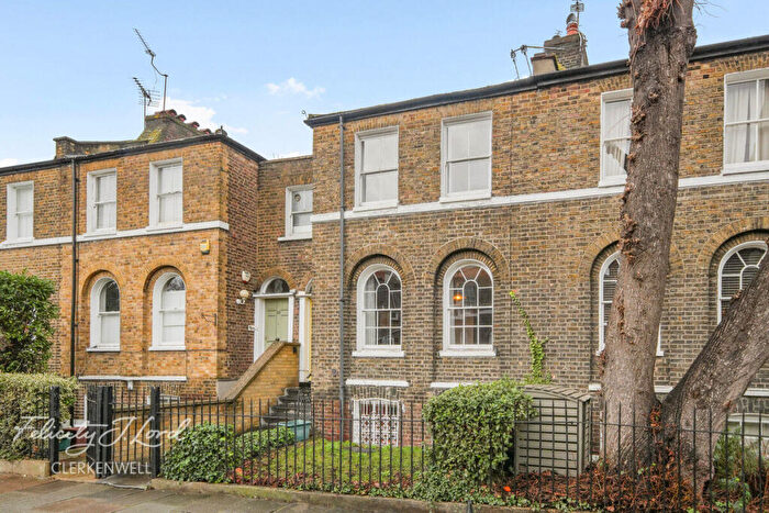 3 Bedroom Terraced House For Sale In Shepperton Road, London, N1