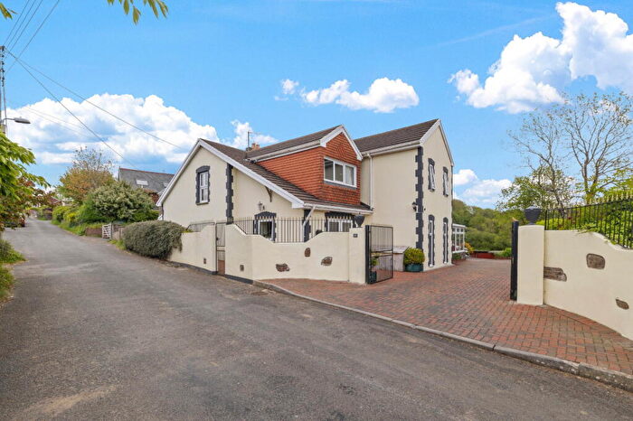 4 Bedroom Detached House For Sale In Heol Myddfai, Felindre, Swansea, West Glamorgan, SA5