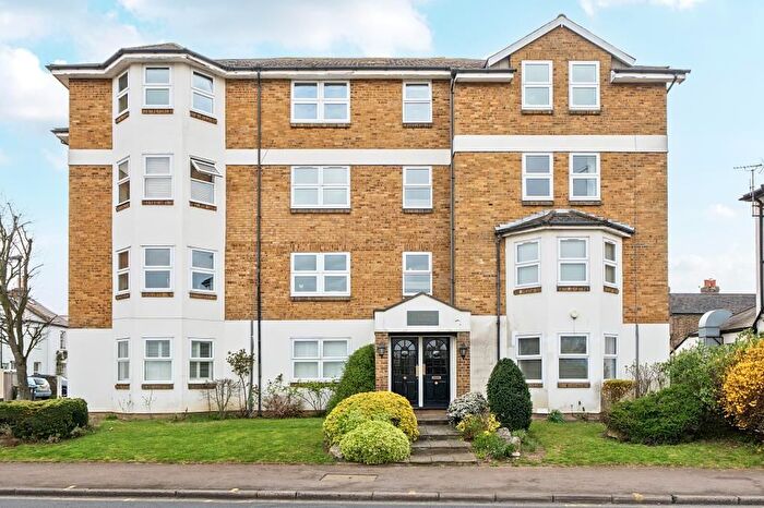 2 Bedroom Flat For Sale In Portsmouth Road, Surbiton, KT6