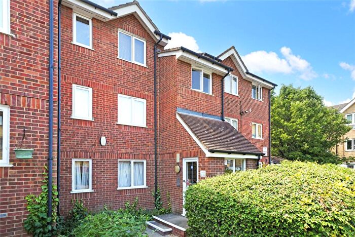 1 Bedroom Flat To Rent In Green Pond Close, London, E17