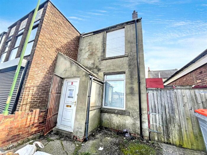 2 Bedroom End Terrace House For Sale In John Street Square, Consett, DH8