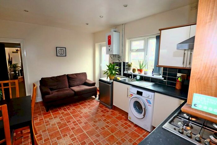 2 Bedroom Apartment To Rent In Woodville Road, Cardiff, CF24