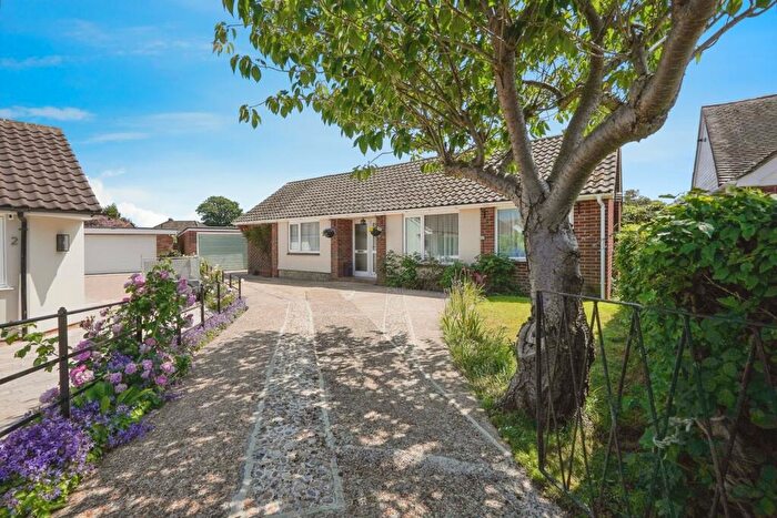 3 Bedroom Bungalow For Sale In Alison Close, Whitfield, Dover, Kent, CT16