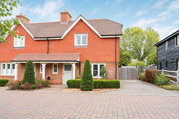 3 Bedroom Mews For Sale In The Saddlery, Bookham, KT23