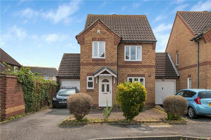 3 Bedroom Detached House To Rent In Andover Close, Feltham, TW14
