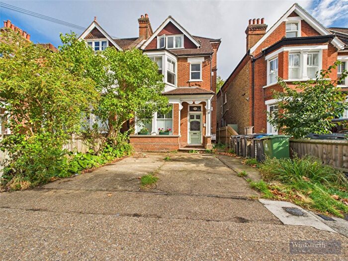 1 Bedroom Flat To Rent In Balaclava Road, Surbiton, KT6