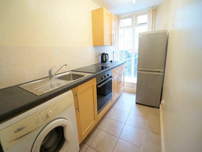 1 Bedroom Apartment To Rent In York Place, Bangor, LL57