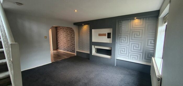 3 Bedroom Detached House To Rent In Fieldhurst Court, Bradford, BD4