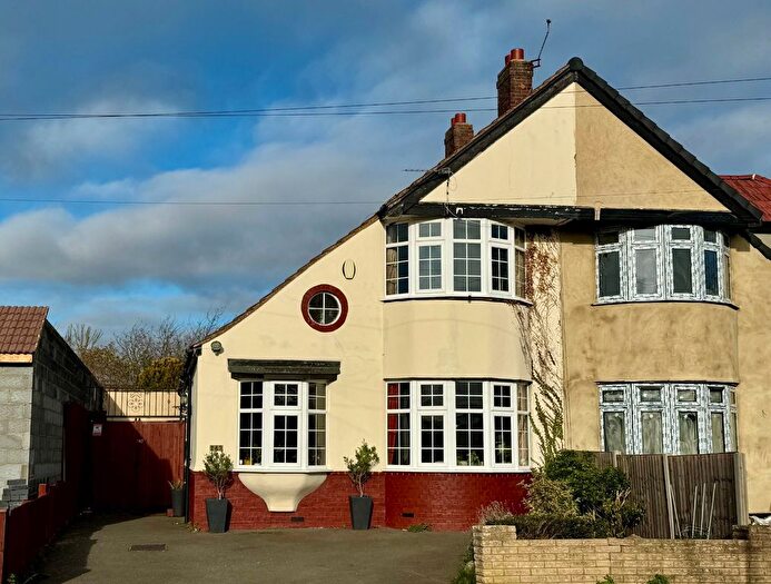 3 Bedroom Semi Detached House For Sale In Broad Walk, London, SE3