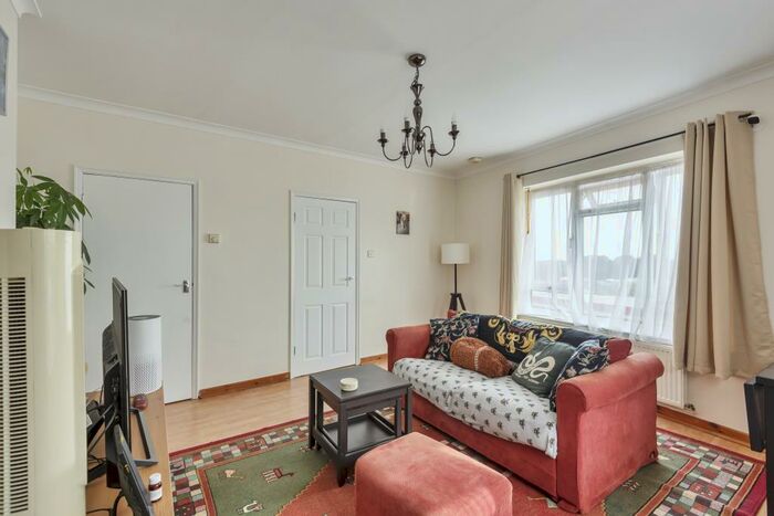 2 Bedroom Apartment To Rent In Northwood, Greater London, HA6