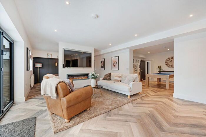 5 Bedroom Detached House For Sale In Belmont Grove, Rawdon, Leeds, West Yorkshire, LS19