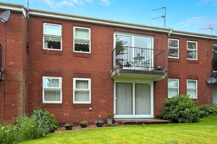 2 Bedroom Flat To Rent In Twitch Hill, Horbury, Wakefield, WF4