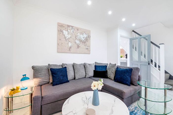 3 Bedroom Detached House To Rent In Smiths Lane, Windsor, SL4