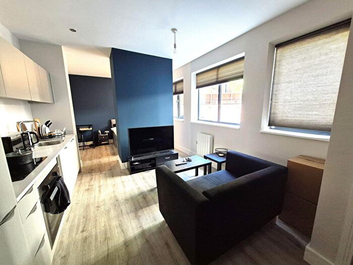 Flat To Rent In Newland House, - Hagley Road, Birmingham, B16