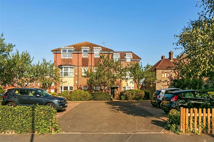 2 Bedroom Flat To Rent In Main Street, Feltham, TW13