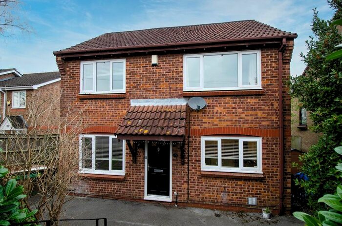 3 Bedroom Detached House To Rent In Butts Road, Southampton, SO19