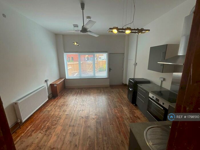 1 Bedroom Flat To Rent In North Lodge Road, Poole, BH14