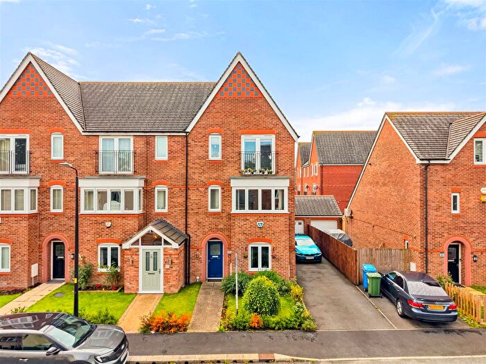 4 Bedroom Property For Sale In Watermint Way, West Timperley, Altrincham, WA14
