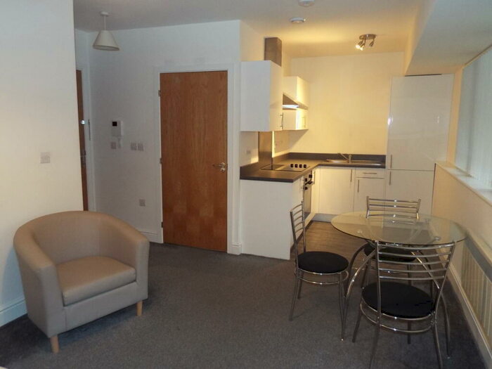 Studio To Rent In Town Centre, SN1