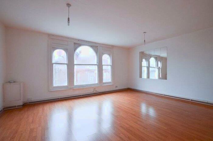 1 Bedroom Property To Rent In Seven Sisters Road, Stamford Hill N15