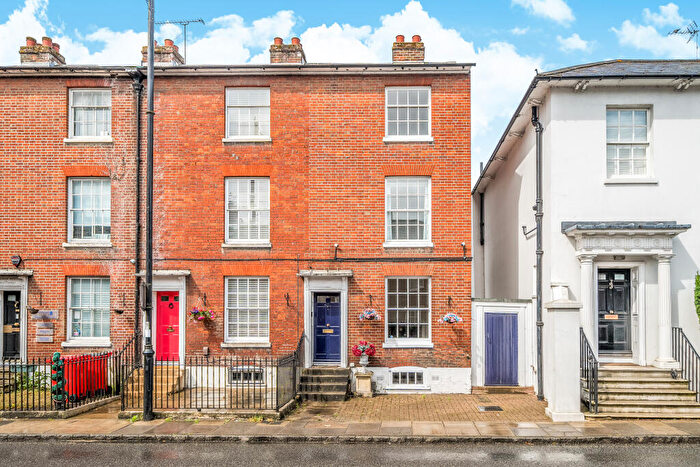 3 Bedroom Town House To Rent In Palmerston Street, Romsey, SO51