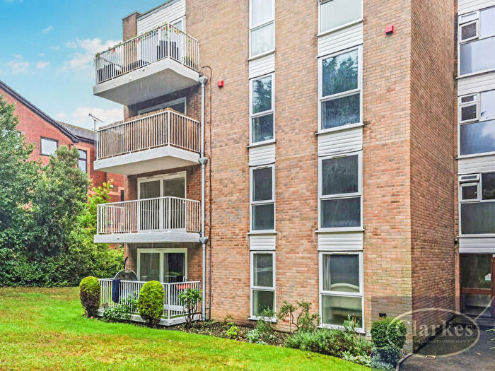 2 Bedroom Flat For Sale In Bedroom First Floor Flat In Meyrick Court, BH2