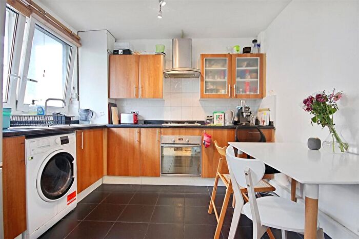 3 Bedroom Apartment To Rent In Banner Street, London, EC1Y