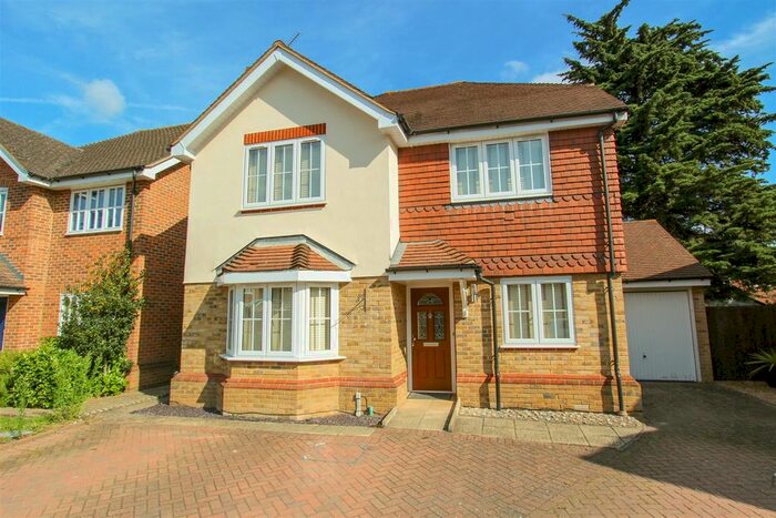 5 Bedroom Detached House To Rent In Holm Grove, Hillingdon, Uxbridge, UB10