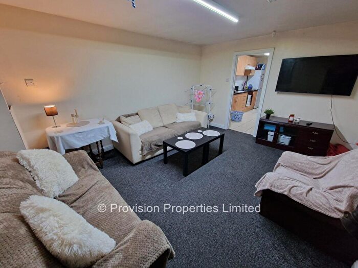 3 Bedroom Flat To Rent In Cardigan Road, Headingley, Leeds, LS6