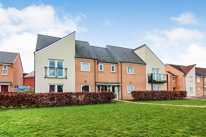 2 Bedroom Flat To Rent In Wyatt Way, Aylesbury, HP18