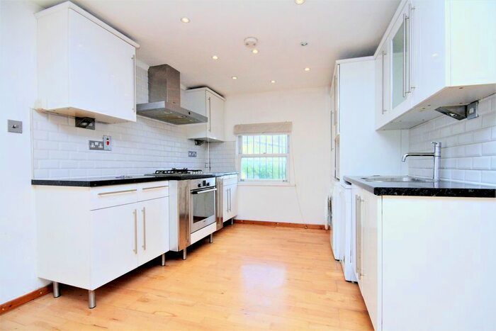 2 Bedroom Flat To Rent In Grafton Road, Kentish Town, NW5